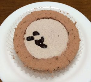 プレミアム桜と大納言のロールケーキ